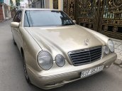 Cần bán Mercedes Benz E240, model 2002 màu ghi