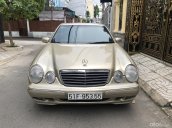 Cần bán Mercedes Benz E240, model 2002 màu ghi