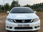 Cần bán gấp Honda Civic 1.8AT năm 2015, màu trắng số tự động, giá tốt