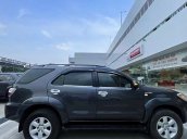 Bán Toyota Fortuner V sản xuất 2010, màu xám còn mới