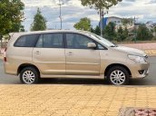 Bán ô tô Toyota Innova E sản xuất 2013, màu vàng số sàn