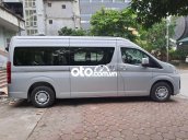 Bán Toyota Hiace sản xuất 2021, màu bạc, nhập khẩu nguyên chiếc