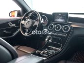 Cần bán lại xe Mercedes GLC 2000 4Matic năm 2018, màu đen