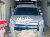 Bán Toyota Hiace sản xuất 2021, màu bạc, nhập khẩu nguyên chiếc