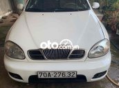 Cần bán lại xe Daewoo Lanos MT năm sản xuất 2004, màu trắng 