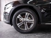 Cần bán lại xe Mercedes GLC 2000 4Matic năm 2018, màu đen