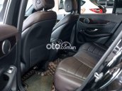 Cần bán lại xe Mercedes GLC 2000 4Matic năm 2018, màu đen