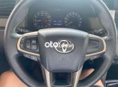 Bán ô tô Toyota Innova 2.0E sản xuất 2017, màu xám số sàn