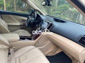 Cần bán Toyota Venza năm 2010, màu trắng, nhập khẩu 