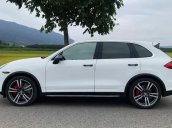 Xe Porsche Cayenne Turbo sản xuất 2011, màu trắng, nhập khẩu nguyên chiếc