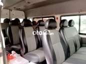 Bán xe Ford Transit tiêu chuẩn năm 2004, màu trắng, giá tốt