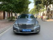 Cần bán lại xe Mercedes E300 năm sản xuất 2011, giá 665 triệu