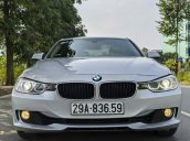 Cần bán BMW 320i F30 năm sản xuất 2013, màu bạc, xe nhập, giá chỉ 635 triệu