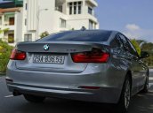 Cần bán BMW 320i F30 năm sản xuất 2013, màu bạc, xe nhập, giá chỉ 635 triệu