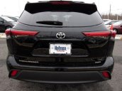 Bán ô tô Toyota Highlander LE sản xuất năm 2021, màu đen, nhập khẩu