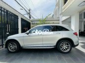 Cần bán gấp Mercedes GLC 300 4MATIC sản xuất năm 2016