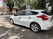 Bán xe Ford Focus 2.0L sản xuất năm 2015, màu trắng, giá 470tr