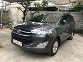 Bán xe Toyota Innova sản 2.0E xuất 2017, màu đen chính chủ, 485tr