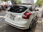 Bán xe Ford Focus 2.0L sản xuất năm 2015, màu trắng, giá 470tr