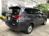 Bán xe Toyota Innova sản 2.0E xuất 2017, màu đen chính chủ, 485tr