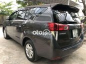 Bán xe Toyota Innova sản 2.0E xuất 2017, màu đen chính chủ, 485tr