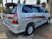 Cần bán xe Toyota Innova 2.0G sản xuất 2015, màu bạc