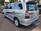 Cần bán xe Toyota Innova 2.0G sản xuất 2015, màu bạc