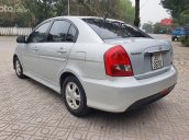 Cần bán Hyundai Verna năm 2010, màu bạc, nhập khẩu nguyên chiếc số tự động