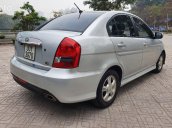 Cần bán Hyundai Verna năm 2010, màu bạc, nhập khẩu nguyên chiếc số tự động