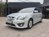 Cần bán Hyundai Verna năm 2010, màu bạc, nhập khẩu nguyên chiếc số tự động