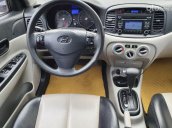 Cần bán Hyundai Verna năm 2010, màu bạc, nhập khẩu nguyên chiếc số tự động