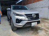 Cần bán Toyota Fortuner 2.4G năm sản xuất 2021, màu bạc, giá 975tr