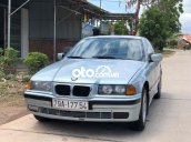 Cần bán lại xe BMW 320i năm 2000, màu bạc