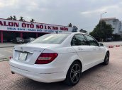 Cần bán xe Mercedes C200 sản xuất 2011, màu trắng