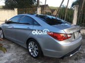 Xe Hyundai Sonata sản xuất năm 2010, màu bạc