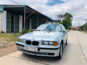 Cần bán lại xe BMW 320i năm 2000, màu bạc