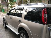 Xe Ford Everest năm 2011, màu bạc 