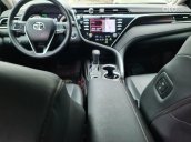 Cần bán xe Toyota Camry 2.5Q năm sản xuất 2020, màu trắng, nhập khẩu nguyên chiếc