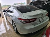 Cần bán xe Toyota Camry 2.5Q năm sản xuất 2020, màu trắng, nhập khẩu nguyên chiếc