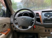 Cần bán Toyota Fortuner 2.7V AT sản xuất 2010, màu đen, giá 400tr