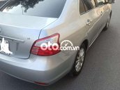 Cần bán lại xe Toyota Vios 1.5E MT năm 2011, màu bạc 