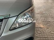 Bán Toyota Innova 2.0E năm 2016, màu bạc