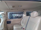 Xe Hyundai Grand Starex sản xuất năm 2015, màu xám, nhập khẩu, giá 560tr