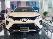 Bán Toyota Fortuner năm sản xuất 2022, màu trắng, giá chỉ 995 triệu