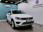 Cần bán lại xe Volkswagen Touareg GP 3.6AT sản xuất năm 2016, màu trắng, nhập khẩu nguyên chiếc