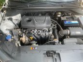 Cần bán lại xe Hyundai Elantra 1.6MT sản xuất năm 2019, màu trắng