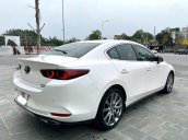 Xe Mazda 3 2.0 năm sản xuất 2020, màu trắng, giá chỉ 768 triệu