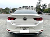 Xe Mazda 3 2.0 năm sản xuất 2020, màu trắng, giá chỉ 768 triệu