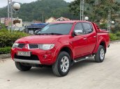 Cần bán xe Mitsubishi Triton 4x4 AT sản xuất 2013, màu đỏ số tự động