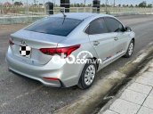 Bán xe Hyundai Accent sản xuất 2018, màu bạc